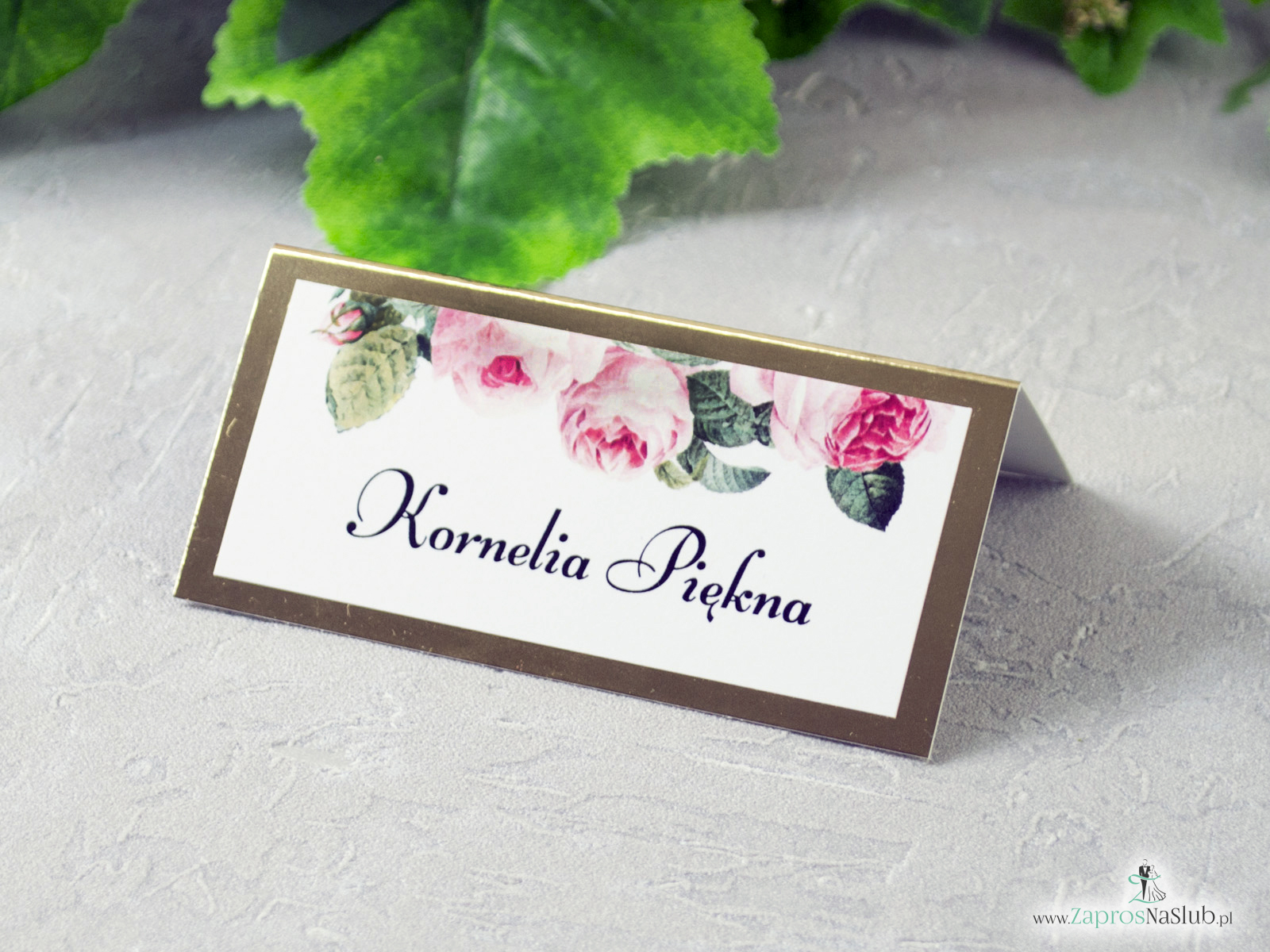 Winietka ślubna na stół na złotym papierze z efektem lustra, motywem kwiatów róży oraz zielonych liści WIN-110-1 - Zaproszenia ślubne ZaprosNaSlub