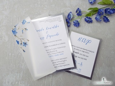 Eleganckie kwiatowe zaproszenie ślubne na kalce oraz srebrnym papierrze z kwiatami dzwonków - Zaproszenia ślubne ZaprosNaSlub