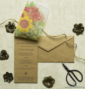 Kwiatowe zaproszenia ślubne w stylu eko z bukietem wiosennych roślin. ZAP-82-01