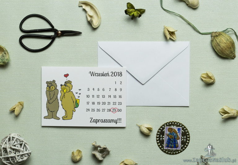 Klasyczne zaproszenia ślubne z humorystycznym obrazkiem przedstawiającym dwa niedźwiadki oraz kartkę z kalendarza z zaznaczoną datą ślubu. ZAP-56-06