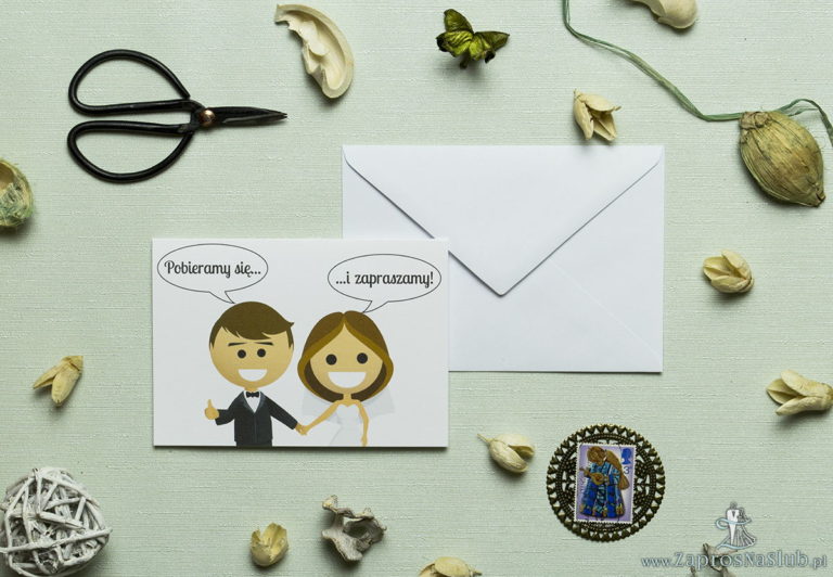 Klasyczne zaproszenia ślubne z humorystycznym obrazkiem przedstawiającym uśmiechniętą parę trzymającą się za ręce i zapraszającą na swój ślub. ZAP-56-12