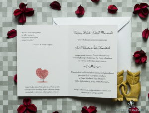 Klasyczne zaproszenia ślubne z drzewem w kształcie w odcieniach czerwieni. ZAP-57-01