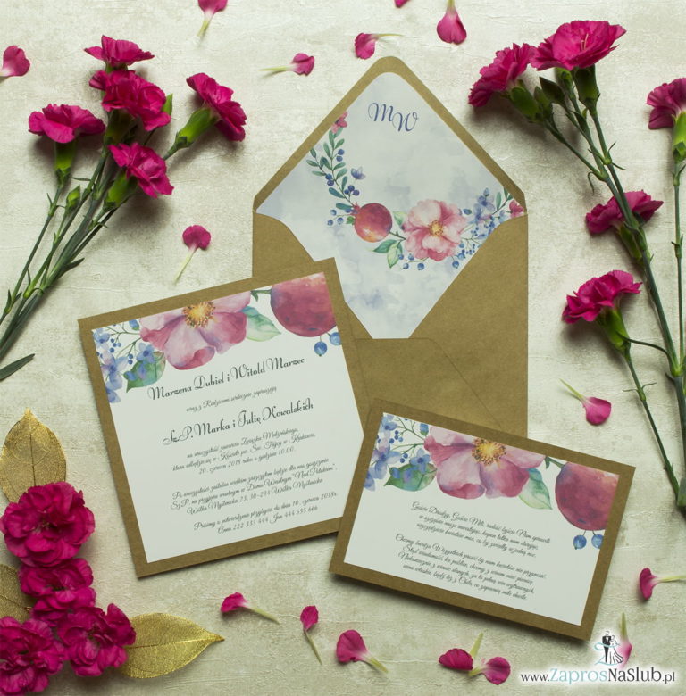 Dwuczęściowe, kwiatowe zaproszenia ślubne w stylu eko, z różówymi i fioletowymi kwiatami oraz jagódkami. ZAP-76-12