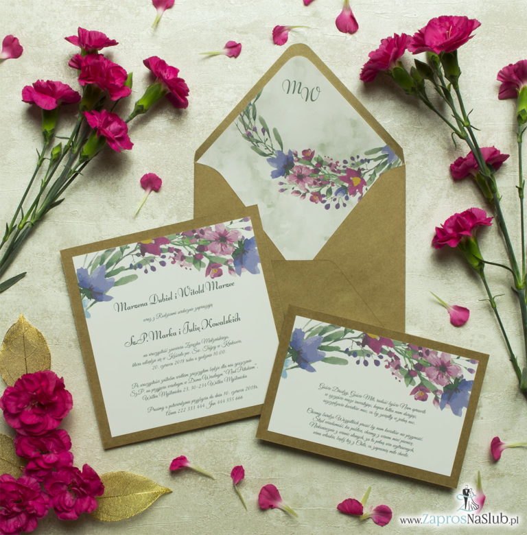 Dwuczęściowe, kwiatowe zaproszenia ślubne w stylu eko, z polnymi kwiatami w kilku odcieniach: niebieskim, różowym, fioletowym i khaki. ZAP-76-17