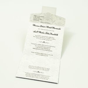 Zaproszenia z fioletowo-biały ozdobny damask w kształcie koperty. ZAP-15-14