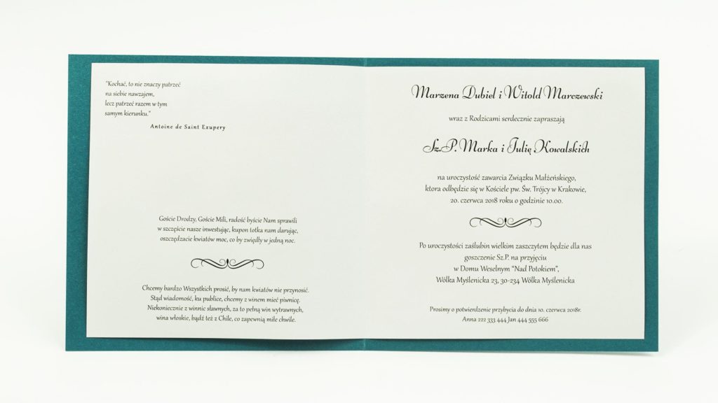 Zaproszenia ślubne na turkusowym papierze metalizowanym, ze wstążką w kolorze starego złoto i cyrkonią oraz wklejanym wnętrzem. ZAP-61-84