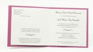 Zaproszenia ślubne na różowym papierze perłowym, ze wstążką w intensywnym - malinowym kolorze i cyrkonią oraz wklejanym wnętrzem. ZAP-61-82