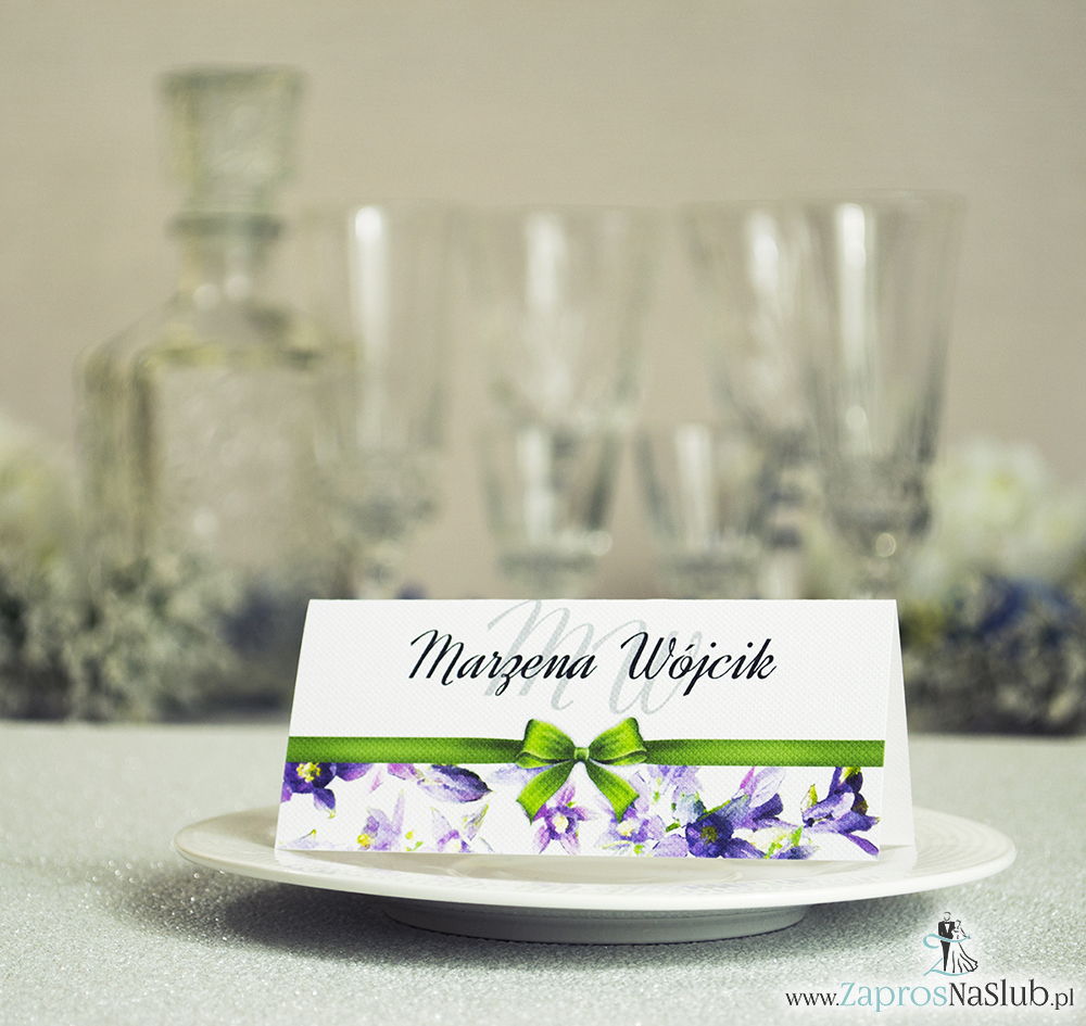WIN-104 Kwiatowe winietki ślubne - składane na pół winietki z fioletowo zielonymi kwiatami oraz malowaną, poziomą wstążką - zaproszenia na ślub zaproszenie ślubne