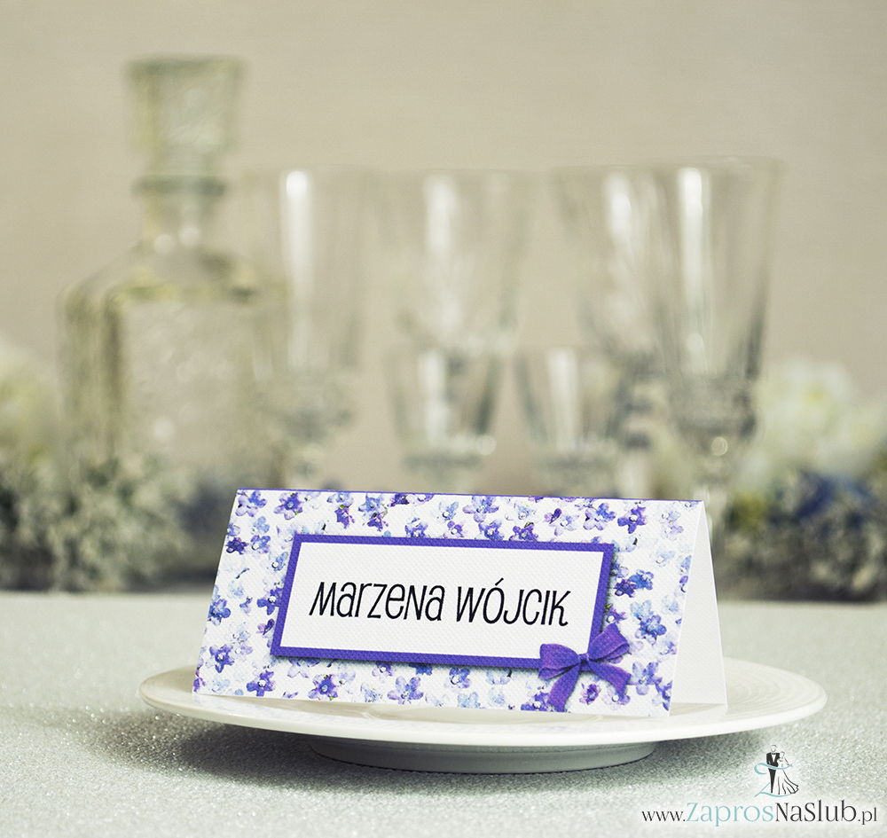 WIN-302 Kwiatowe winietki ślubne - składane na pół winietki z fioletowymi kwiatami dzwonków, prostokątem oraz malowaną kokardką - Zaproszenia ślubne - na ślub