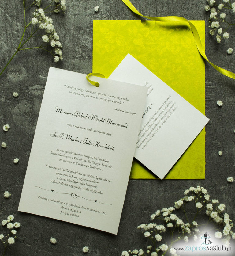 Zaproszenia ślubne w kopercie z motywem złotych liści na oliwkowym tle. ZAP-62-75 - ZaprosNaSlub