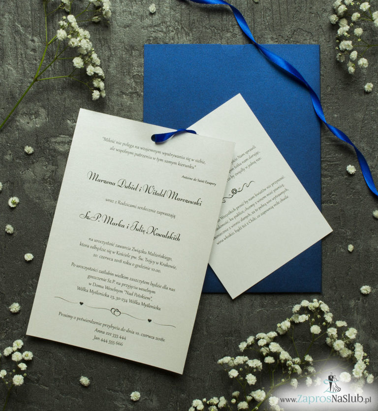 Zaproszenia ślubne w kopercie z niebieskiego, perłowego papieru. ZAP-62-86
