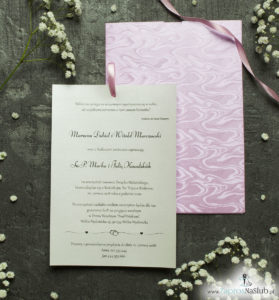 Zaproszenia ślubne w kopercie z motywem różowych słojów drzew. ZAP-62-71