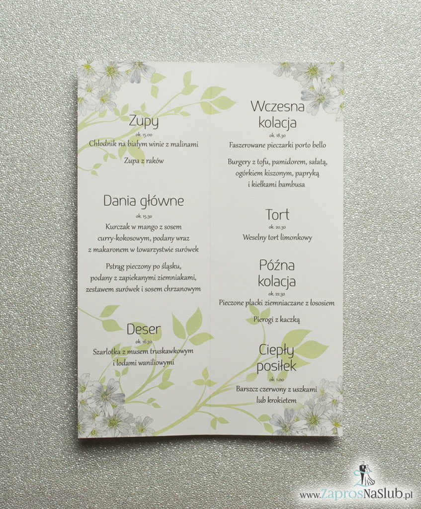 MEN-112 Kwiatowe menu weselne - składane na pół menu z drobnymi, białymi kwiatami oraz zieloną wstążką - zaproszenia ślubne na ślub rew