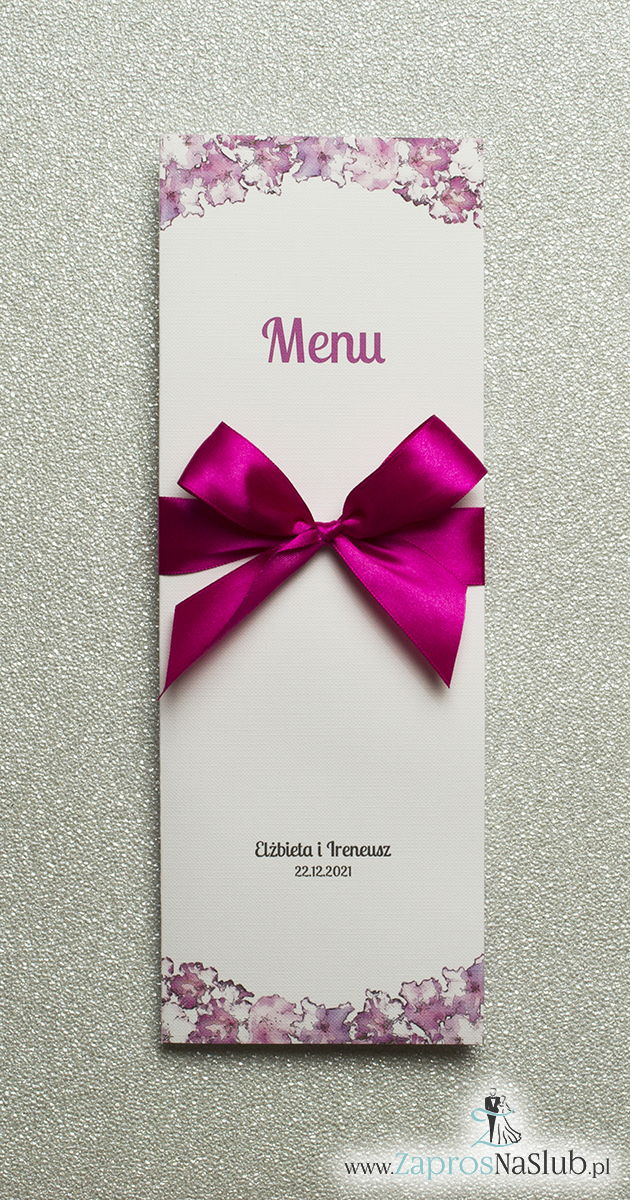 Kwiatowe menu weselne - składane na pół menu z kwiatami rododendronu oraz malinową wstążką