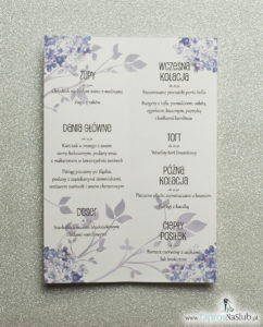 Kwiatowe menu weselne - składane na pół menu z polnymi kwiatami oraz ciemnofioletową wstążką