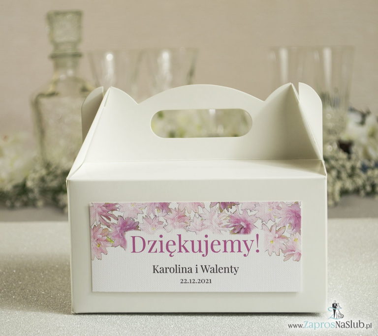 Kwiatowe pudełka na ciasta – podziękowania dla gości w formie pudełek na ciasto z motywem różowych kwiatów - ZaprosNaSlub