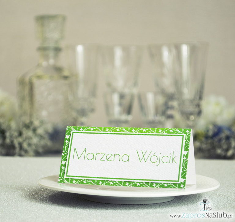 Eleganckie winietki ślubne z zielono-białym wzorem roślinnym, umieszczonym pod naklejonym motywem tekstowym