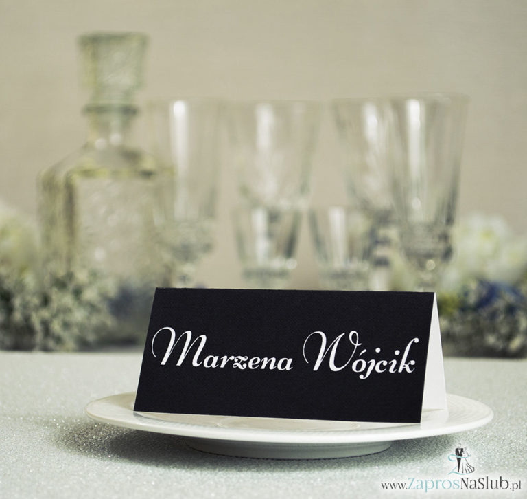 Czarno-białe winietki ślubne - składane na pół winietki pasujące do czarno-białych zaproszeń ślubnych z motywem zaręczynowym v2