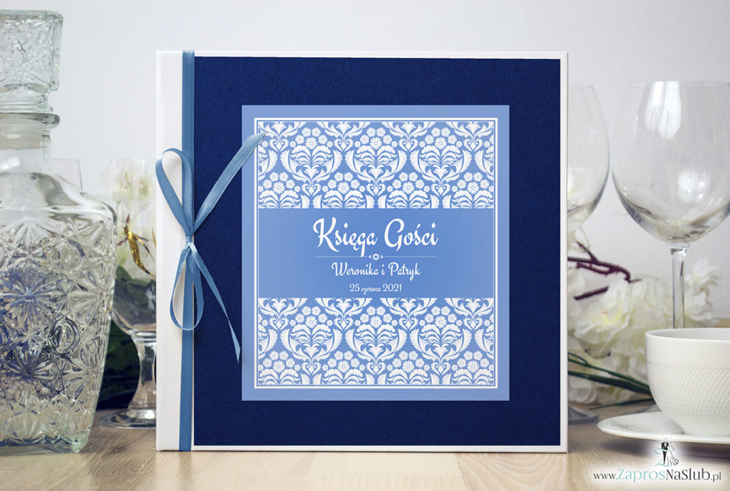 Bardzo elegancka księga gości z błękitno-białym ornamentem florystycznym, niebieskim papierem perłowym ksg10017-6