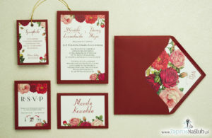 Modne zaproszenia ślubne bordowe z kwiatami w odcieniach czerwieni. ZAP-30-02