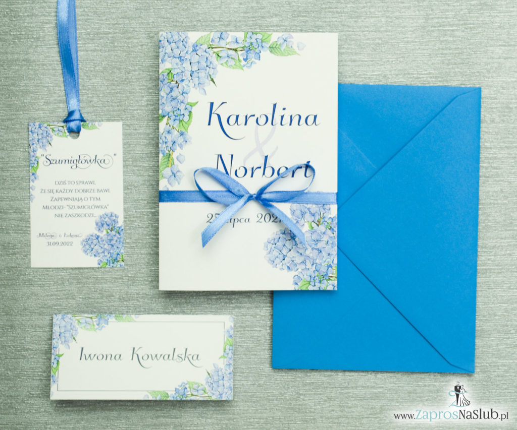 ZAP-35-06 Kwiatowe zaproszenia ślubne z niebieską hortensją winietka zawieszka komplet
