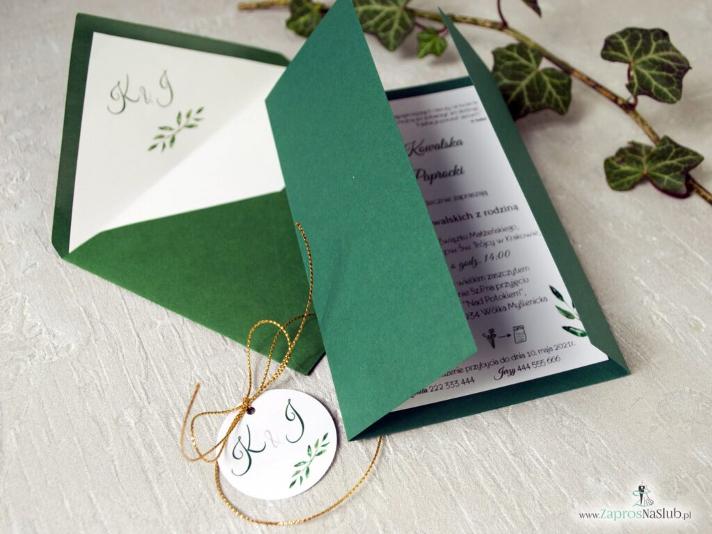 Zaproszenie ślubne w kolorze zielonym z delikatnym motywem zielonych listków ZAP-125-min