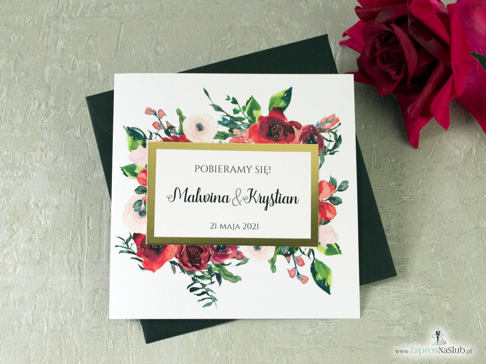Prestiżowe Zaproszenie ślubne z czerwonymi kwiatami oraz motywem w złotej ramce z efektem lustra modne 2021 ZAP-114-min