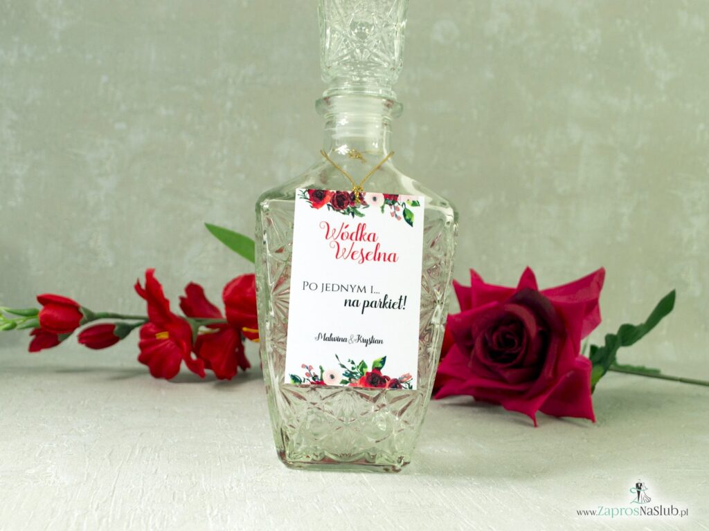 Zawieszka na alkohol z kwiatami czerwonych róż i złotym sznurkiem ZAW-114-2-min