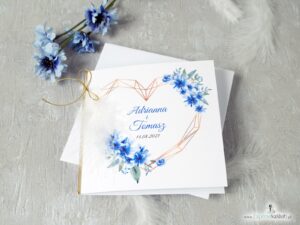 Geometryczne zaproszenia ślubne z sercem, białym piórkiem i niebieskimi kwiatami. ZAP-41-22