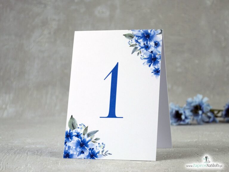 Numer na stół samostojący z niebieskimi kwiatami NNS-41-22 - ZaprosNaSlub