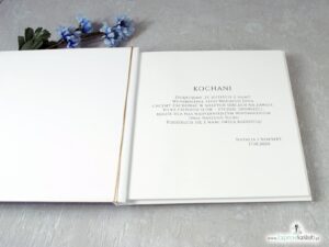 Księga gości z niebieskimi kwiatami i geometrycznym sercem oraz piórkiem KSG-41-22