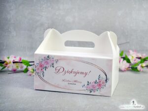 Pudełko na ciasto z różowymi kwiatami i złotą elipsą PNC-151