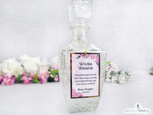Zawieszki na alkohol z różowymi kwiatami hortensji na złotym papierze z efektem lustra. ZAW-41-25-2
